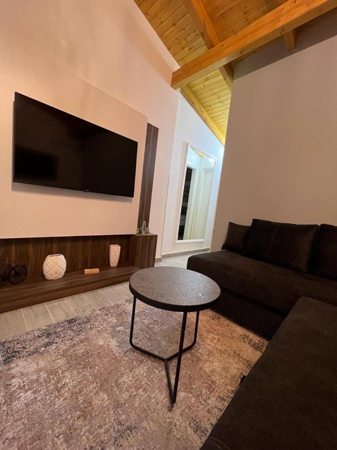 Trip-Stop Apartments Vlore Exterior photo