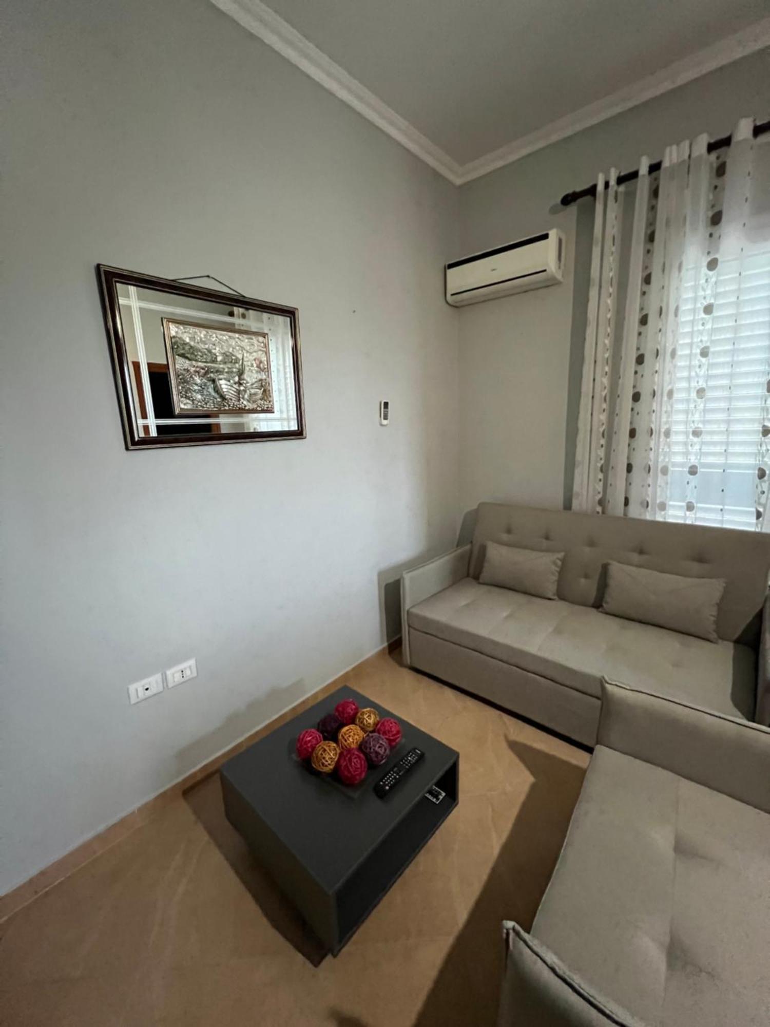 Trip-Stop Apartments Vlore Exterior photo